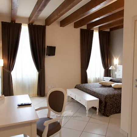 Hotel Roma 3*